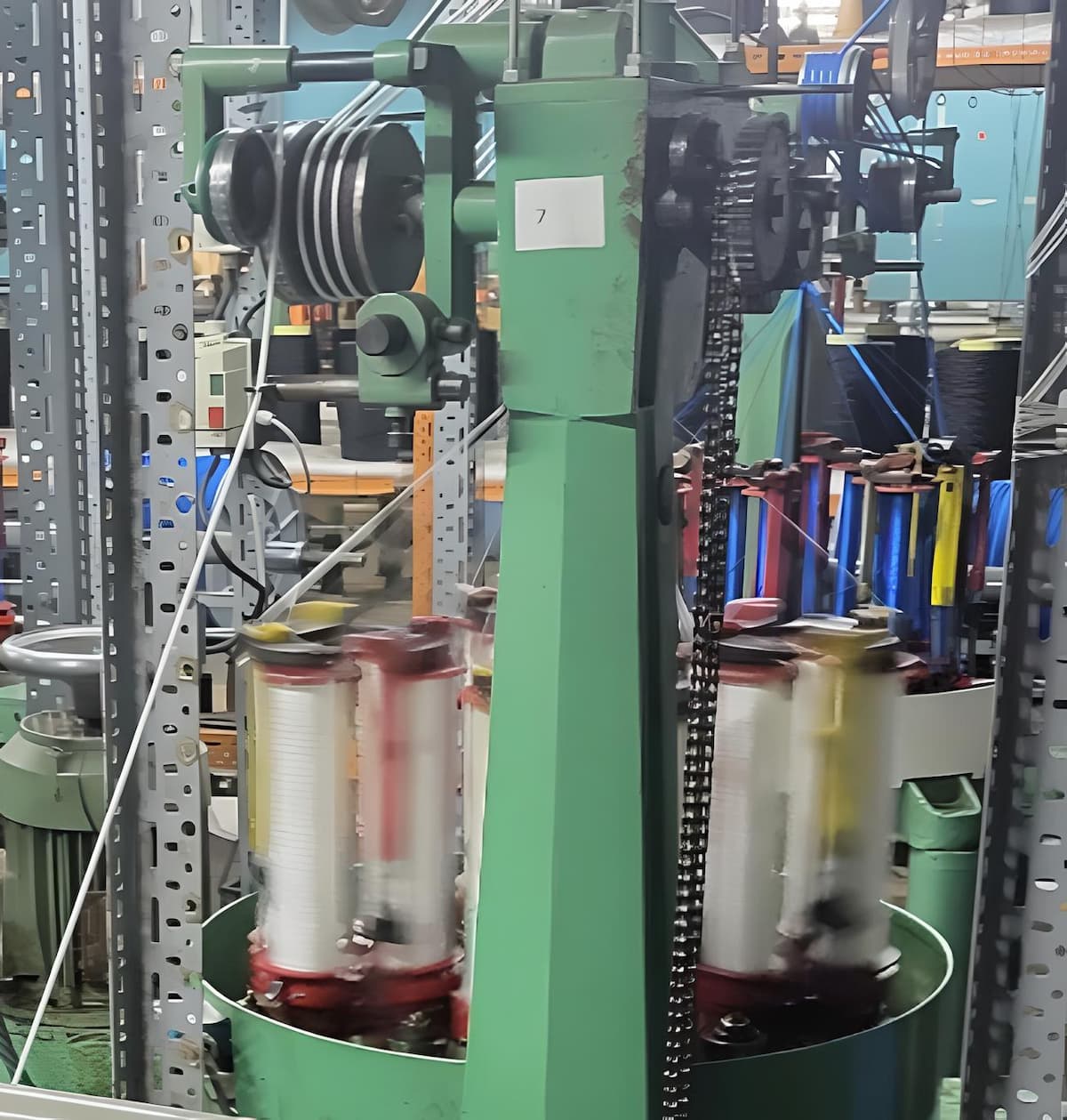 Flechtmaschine in Produktion